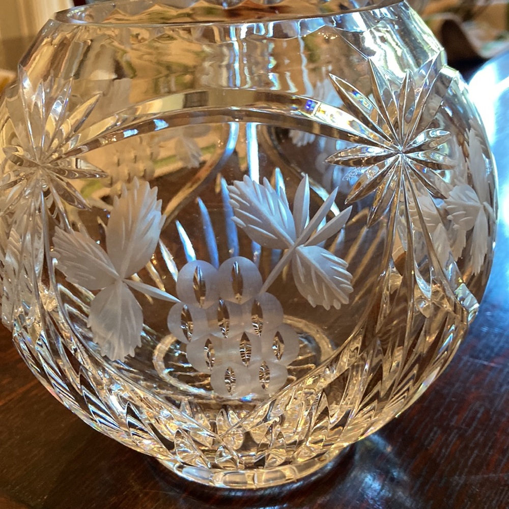Cut glass bowl